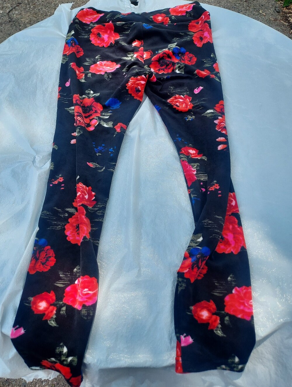 No Boundaries Black Floral Leggings with Red & Pink Roses - Picture 2 of 2